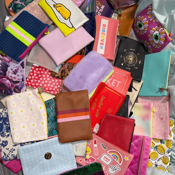 Random Ipsy Glam Bags 5/$25… sellers choice. If there’s one you want, message me - Picture 6 of 9